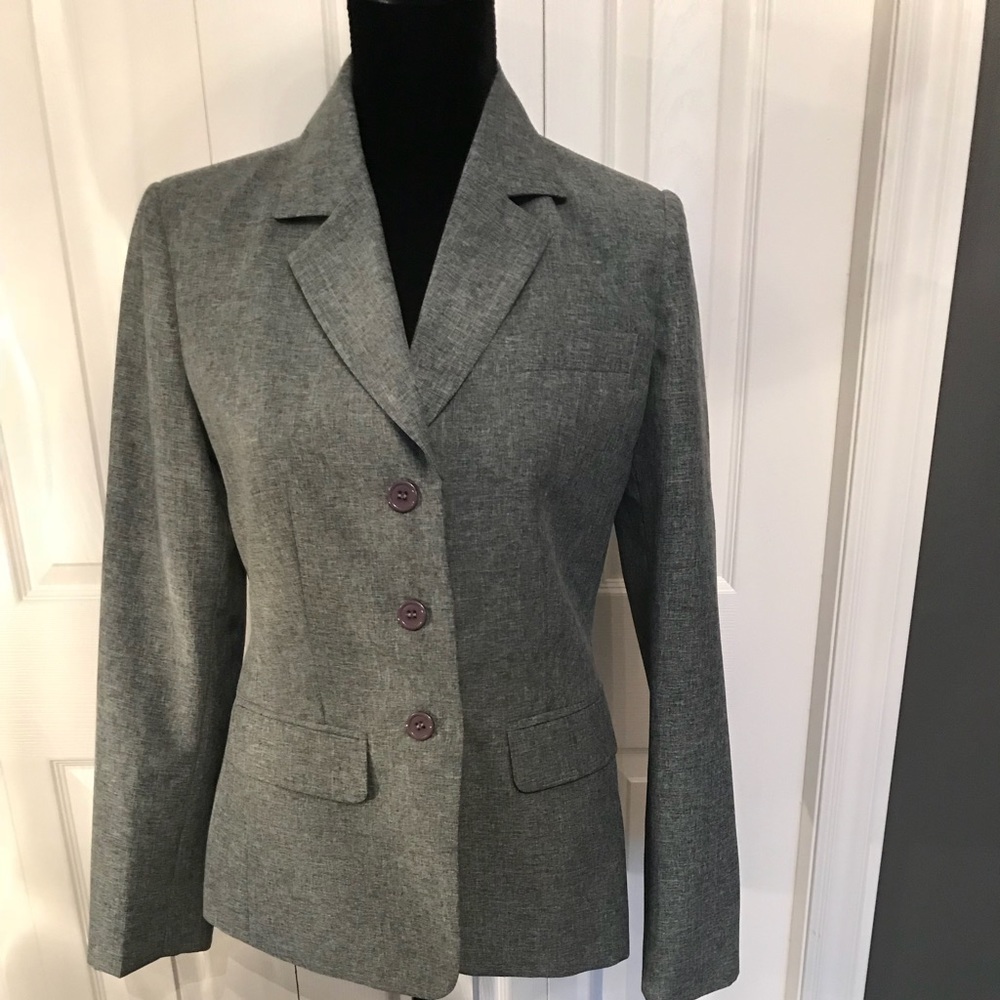 Grey blazer